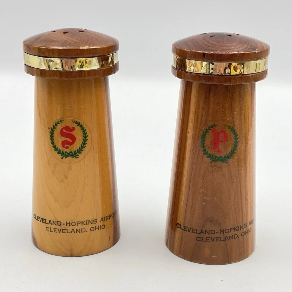 Vintage 1960s Wooden Salt‎ & Pepper Shakers Cleveland Hopkins Airport Ohio